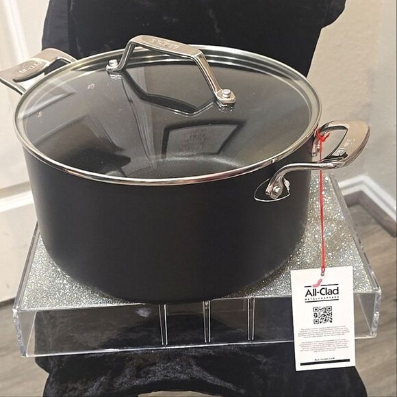 All-Clad Essentials Nonstick 7QT Stockpot w/Lid - Picture 11 of 15